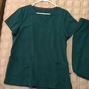 Urbane Ultimate Scrub Set - Hunter Green